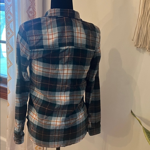 American Eagle Flannel Plaid Button-Up Shirt in Blue and Brown - Picture 7 of 7